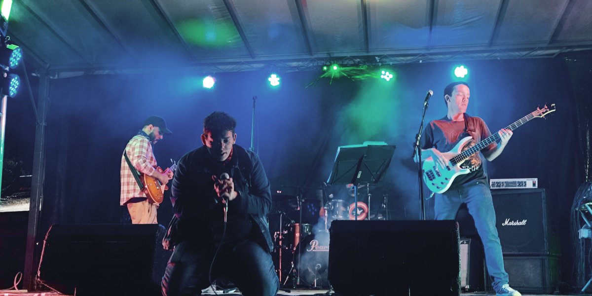 Show ao vivo na Praça Central durante o ItiraRock 2022